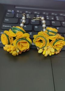 Pack Of Two Yellow Artificial Flower Maang Tikka