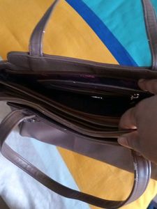 Ladies Leather Bag 🎒
