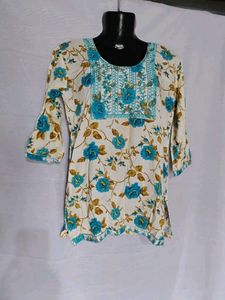 Floral Embroidered Kurta