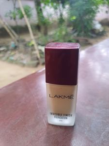 Lakme Invisible Foundation (Shade 02)