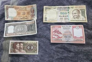 World Currency Collection 5 Notes