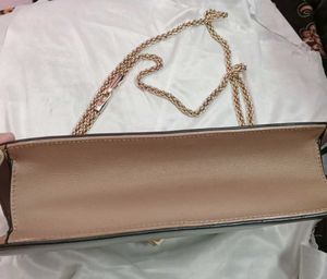 VALENTINO GARAVANI Elegant Shoulder Bag