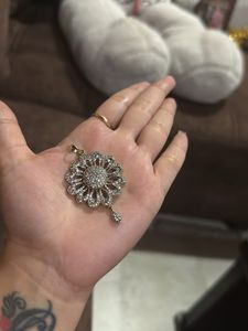 Sparkling Floral Pendant