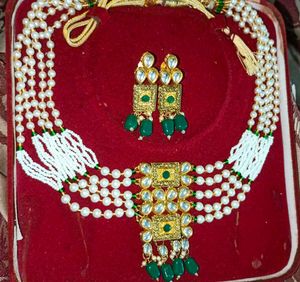 Elegant Kundan Jewelry Set