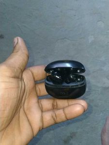 Wireless Earbud Charging Case
