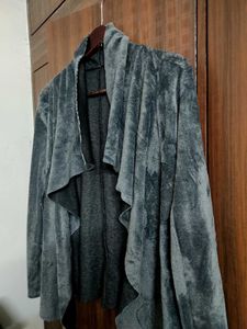 SALE 🛍️ Grey Velvet Fur Shrug