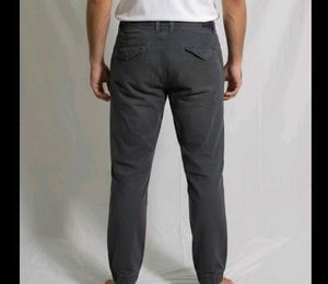 Men&#39;s grey jogger pants