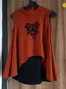 Sleevless High-low Top