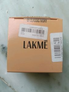 Lakme Xtraordin-airy Mattreal Mousse