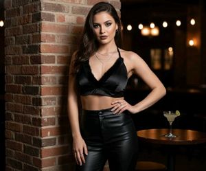 ✨Black Fur Halter Top-Frederick's of Hollywood