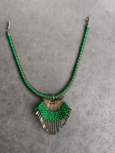 Green Neckpiece To Be Worn With Saree