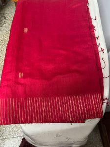 Used Elegant Red & Gold handloom Saree