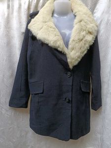 Branded Coat with Fur Collar 💙