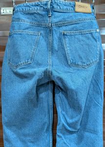 Only Women&#39;s Boyfriend Fit Denim Jeans.