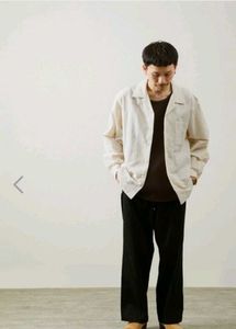 ANOBLR Minimalist Linen Button-Down