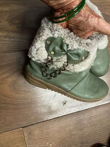 Green Fur Lined Boots size 6-7 years