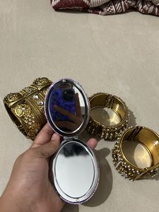 Travel Friendly Handy Mirror