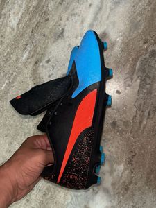 Puma Soccer Cleats - Size 10