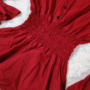 ❤️ Flattering Red Peplum Top! ❤️