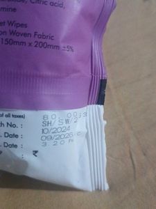 Wet Wipes And Sunscreen Spf50PA+++