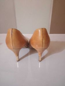 Aldo Solid Tan Pumps/heels
