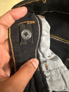 Girl&#39;s Black Denim Jeans