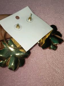 SALE 🆕Floral Pearl Earrings