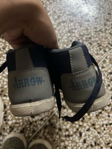 navy blue high top sneakers