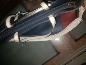 Classy Handbag ❤️