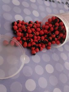 Red Gunja Seeds for DIY And Decor