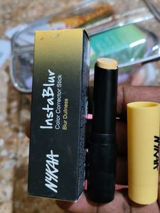 NYKAA InstaBlur Concealer Color Correcter Stick