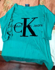 Green comfy top