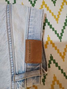 Light Wash American Eagle Jeans