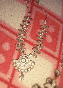 Elegant Necklace with earrings