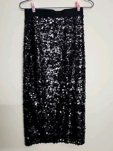 🆕H&amp;M Skirt With Sequins