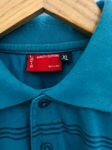 XL Levi&#39;s T-shirt For Men