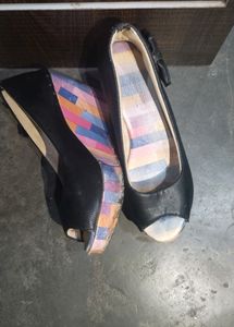 Open Toe Black Wedges With Multicolor Sole