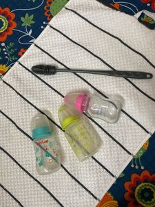 Baby Feeding Bottles With Freebie