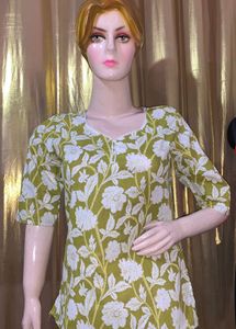 Beautiful Short Kurti Daily/office Use