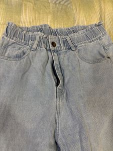 Light Wash High Waisted Mom Jeans