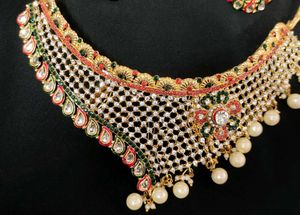 Gorgeous Kundan Jewelry Set