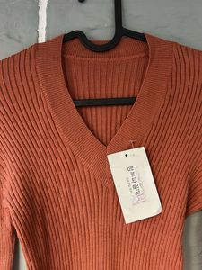 Rust Ribbed Long Sleeve Top