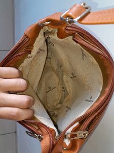 (No flaws at all 😀) Slingbag