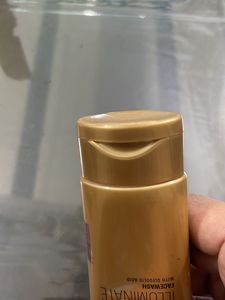 Lakme Skin Ultime Glycolic Illuminate Facewash