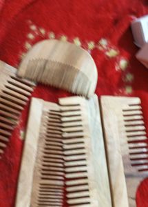 5 Wooden Combs