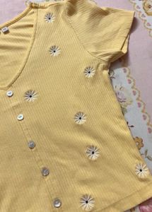 Daisy Knit Baby Tee 🌼
