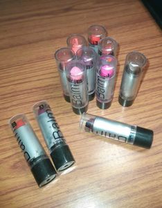 Glossy Lipsticks