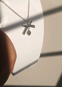 Silver Metal Bow Necklace