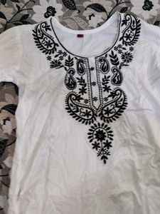 Elegant White Embroidered Kurta