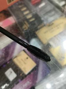 Lakme 9to5 Hyper Black Waterproof Mascara